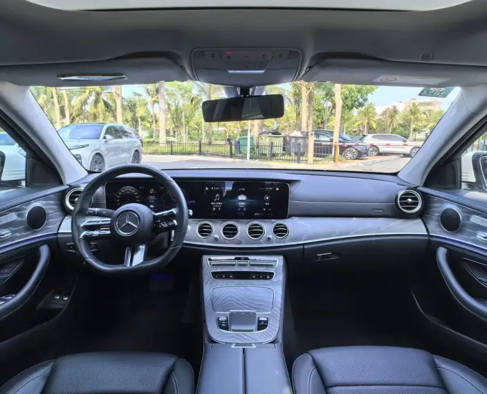 Mercedes-Benz E-Class PHEV 2023 Model E 350 e L Sports sedan – фото 7