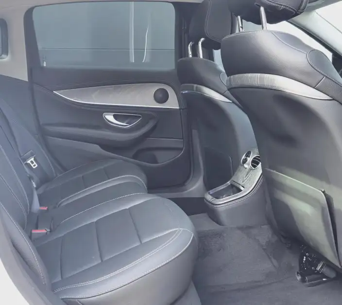 Mercedes-Benz E-Class PHEV 2023 Model E 350 e L Sports sedan – фото 10