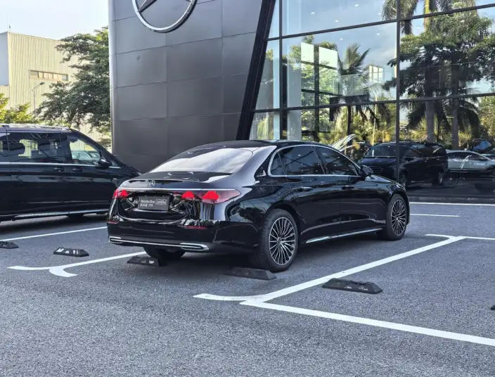 Mercedes-Benz E-Class 2025 Model E 300 L Fashion Model sedan – фото 6