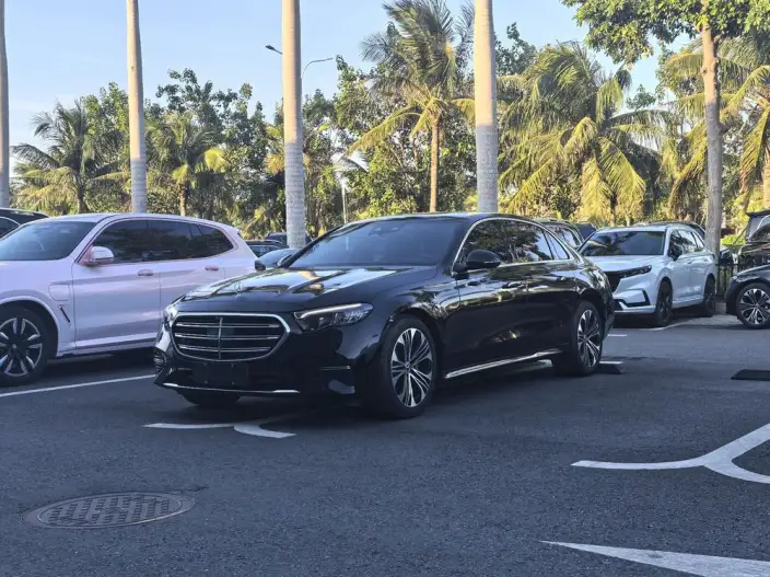 Mercedes-Benz E-Class 2026 Model E 300 L Luxury Model sedan – фото 1