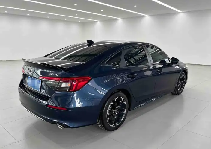 Honda Civic 2022 Model 240TURBO CVT Combustion Edition – фото 6