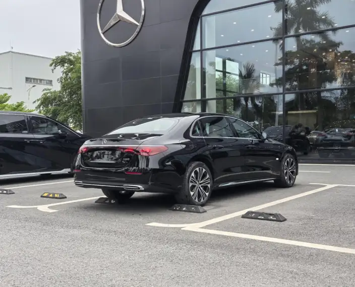 Mercedes-Benz E-Class 2026 Model E 300 L Luxury Model sedan – фото 6