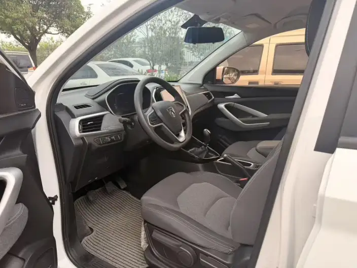 Baojun 530 2020 Model 1.5T Manual Comfort Model 6 seat – фото 8
