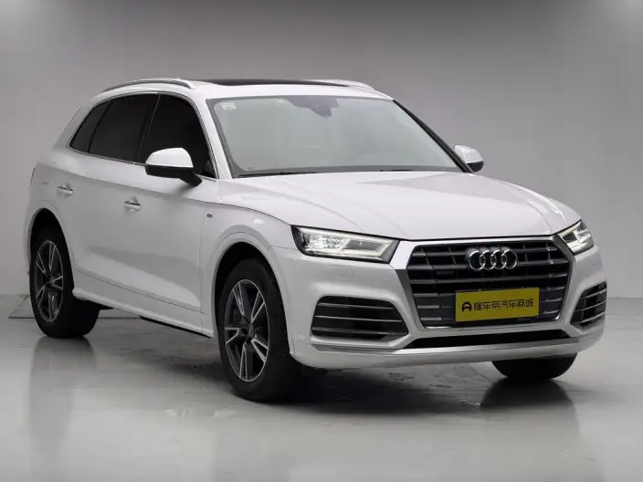Audi Q5L 2020 Model Facelift 40 TFSI Rong Xiang Fashion Model