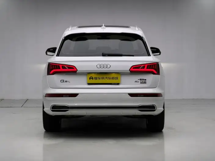 Audi Q5L 2020 Model Facelift 40 TFSI Rong Xiang Fashion Model – фото 6