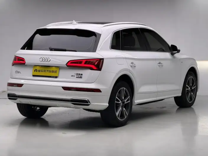 Audi Q5L 2020 Model Facelift 40 TFSI Rong Xiang Fashion Model – фото 7