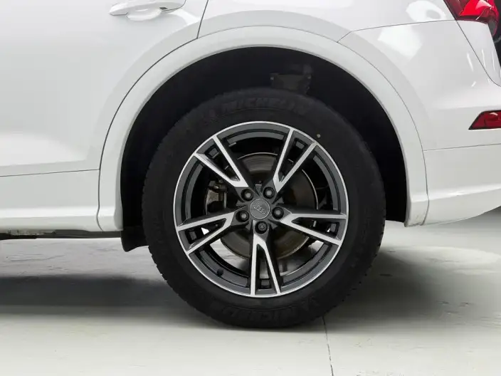 Audi Q5L 2020 Model Facelift 40 TFSI Rong Xiang Fashion Model – фото 9