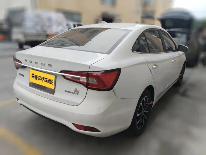 Roewe i5 2020 Model 1.5L Automatic 4G Connected Luxury Ultimate Edition