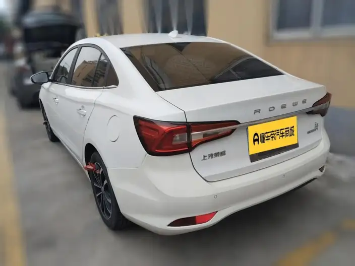 Roewe i5 2020 Model 1.5L Automatic 4G Connected Luxury Ultimate Edition