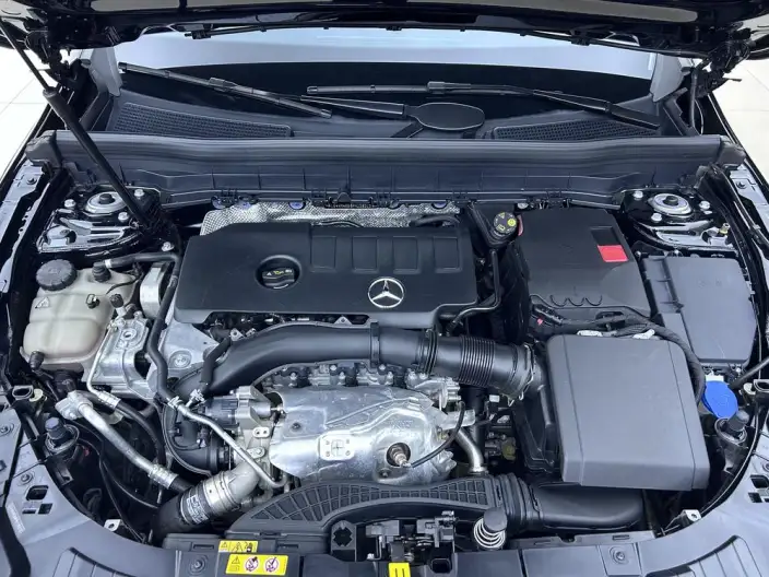Mercedes-Benz GLB 2023 Model GLB 220 Dynamic Model – фото 7