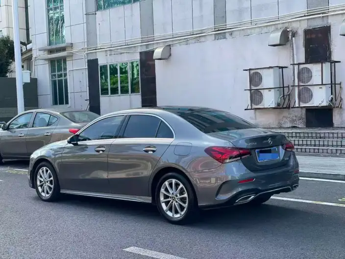Mercedes-Benz A-class 2022 Model Facelift II A 200 L Sports sedan Fashion Edition