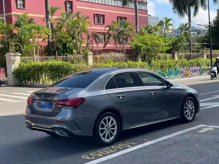 Mercedes-Benz A-class 2022 Model Facelift II A 200 L Sports sedan Fashion Edition – фото 6
