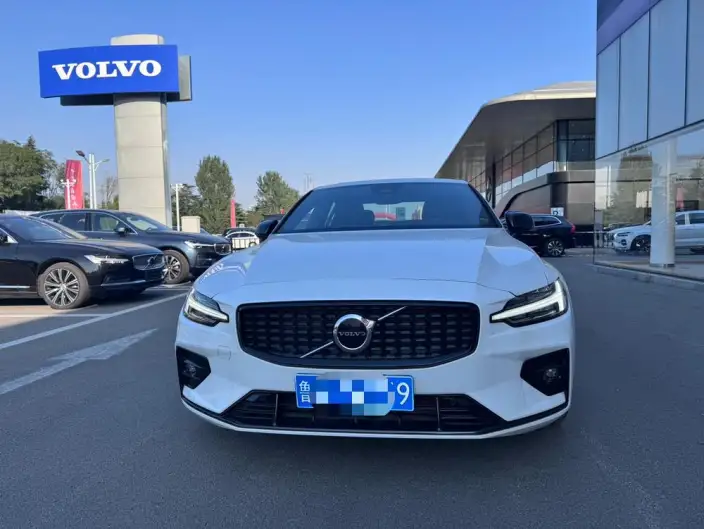 Volvo S60 2025 Model B5 Smart Elegance Sports Edition