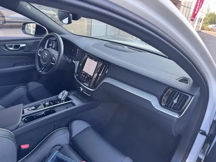 Volvo S60 2025 Model B5 Smart Elegance Sports Edition – фото 8