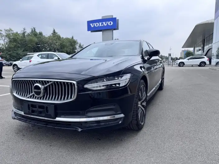 Volvo S90 2025 Model B5 Smart Range Deluxe Edition