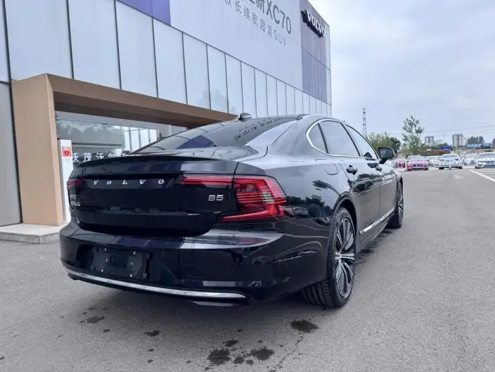 Volvo S90 2025 Model B5 Smart Range Deluxe Edition – фото 5