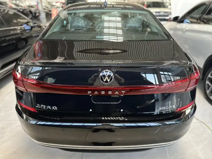 Volkswagen Passat 2024 Model 280TSI Business Edition – фото 5