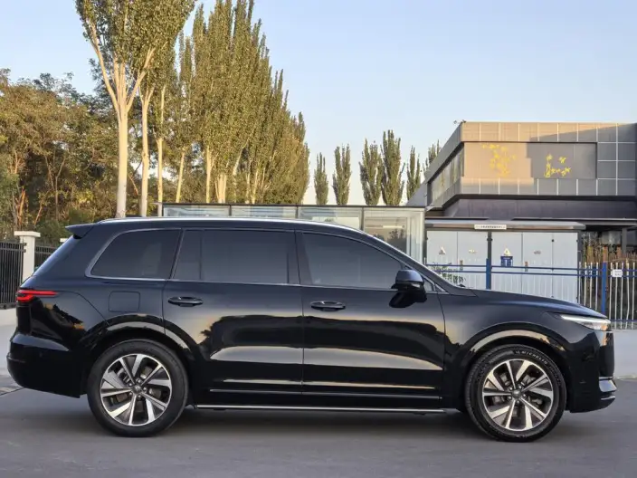 Li Auto ONE 2021 Model Extended Range 6 seat Edition – фото 7