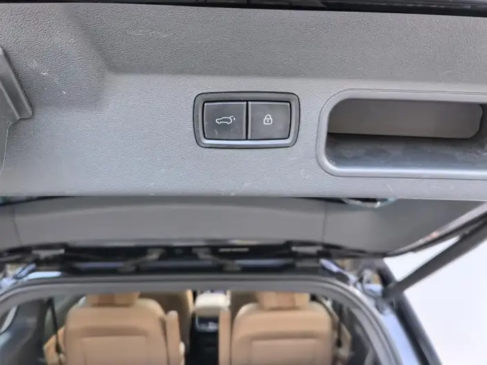Li Auto ONE 2021 Model Extended Range 6 seat Edition – фото 9