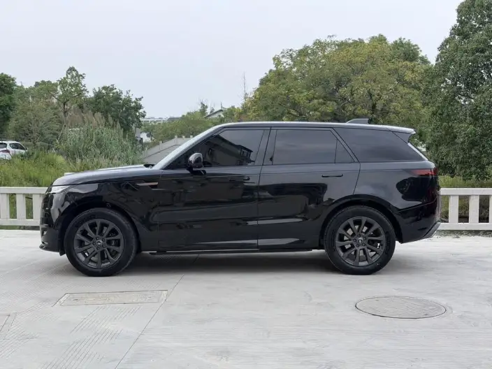 Range Rover Sport 2024 Model 400PS DYNAMIC SE