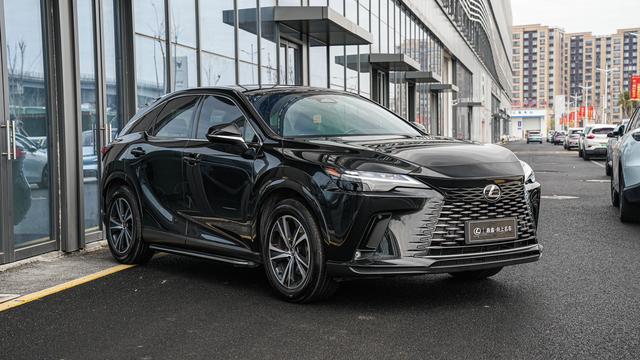 Lexus RX 2025 Model 3 50h Two-Wheel Drive Joy f ul Edition – фото 3