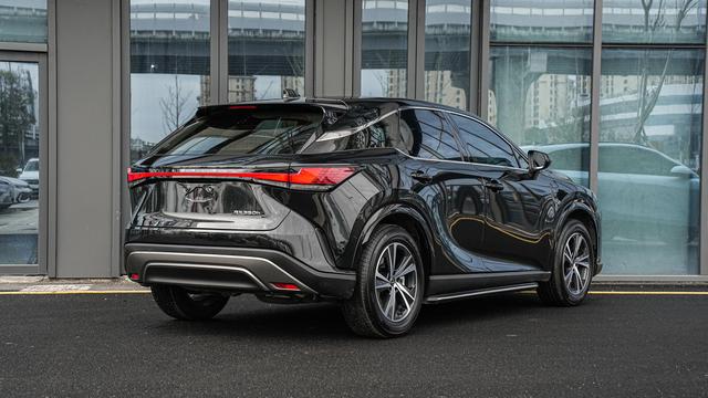 Lexus RX 2025 Model 3 50h Two-Wheel Drive Joy f ul Edition – фото 4