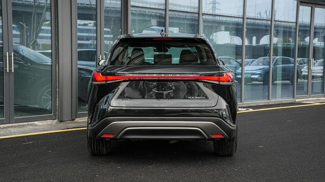 Lexus RX 2025 Model 3 50h Two-Wheel Drive Joy f ul Edition – фото 5