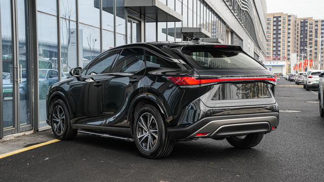 Lexus RX 2025 Model 3 50h Two-Wheel Drive Joy f ul Edition – фото 6