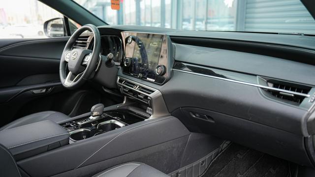 Lexus RX 2025 Model 3 50h Two-Wheel Drive Joy f ul Edition – фото 10