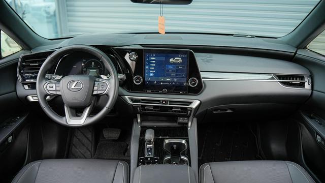 Lexus RX 2025 Model 3 50h Two-Wheel Drive Joy f ul Edition – фото 16