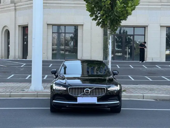Volvo S90 2024 Model B5 Smart Range Deluxe Edition – фото 2
