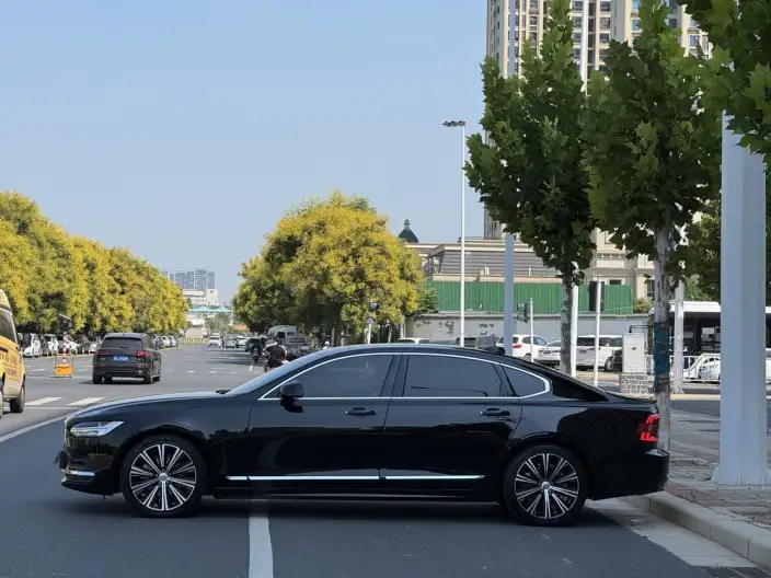 Volvo S90 2024 Model B5 Smart Range Deluxe Edition – фото 4