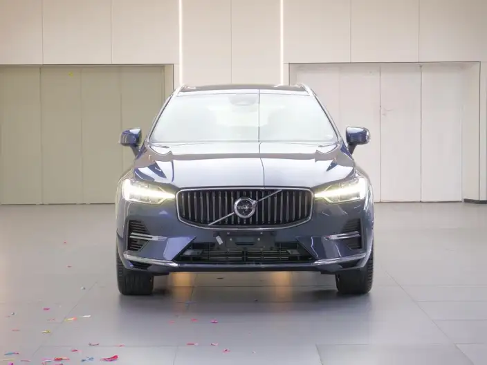 Volvo XC60 PHEV 2025 Model T8 4WD Long Battery Life Pro Smart Elegance Deluxe Edition – фото 2
