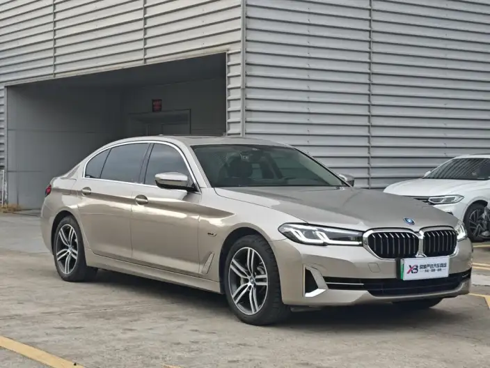 BMW 5 Series PHEV 2022 Model Facelift II 535Le Luxury Set – фото 3