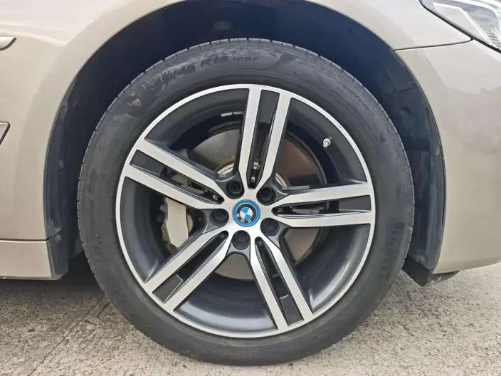 BMW 5 Series PHEV 2022 Model Facelift II 535Le Luxury Set – фото 7