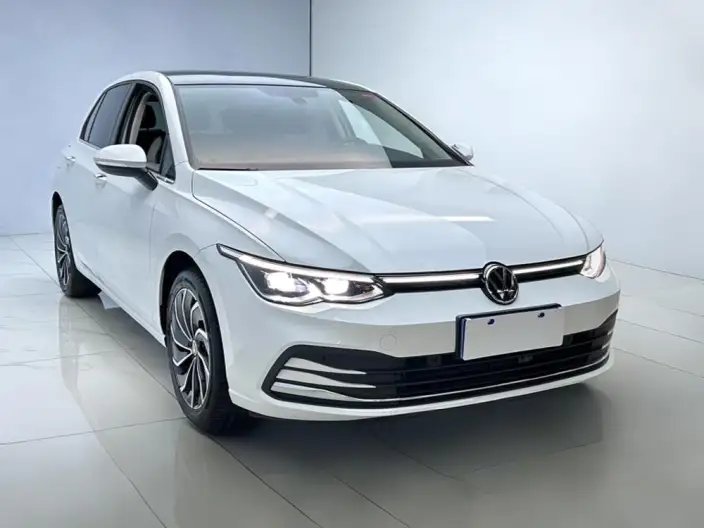 Volkswagen Golf 2021 Model 280TSI DSG 30th Anniversary Memorial Edition – фото 3