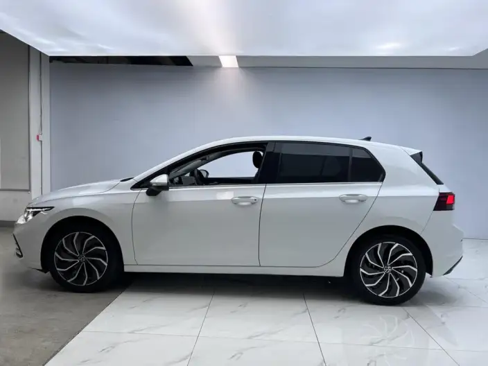 Volkswagen Golf 2021 Model 280TSI DSG 30th Anniversary Memorial Edition – фото 4