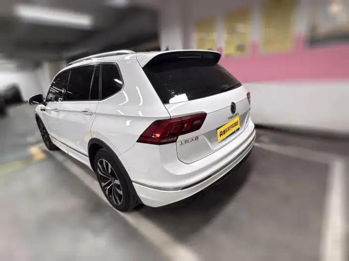 Volkswagen Tiguan L 2021 Model 330TSI Automatic 2WD R-Line Enjoy the version more – фото 4