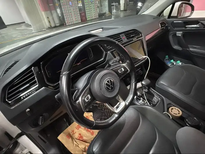 Volkswagen Tiguan L 2021 Model 330TSI Automatic 2WD R-Line Enjoy the version more – фото 7
