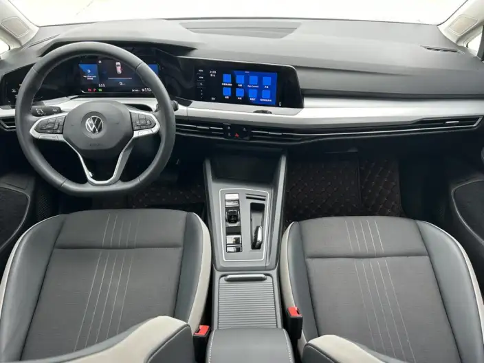 Volkswagen Golf 2021 Model 280TSI DSG Pro – фото 9