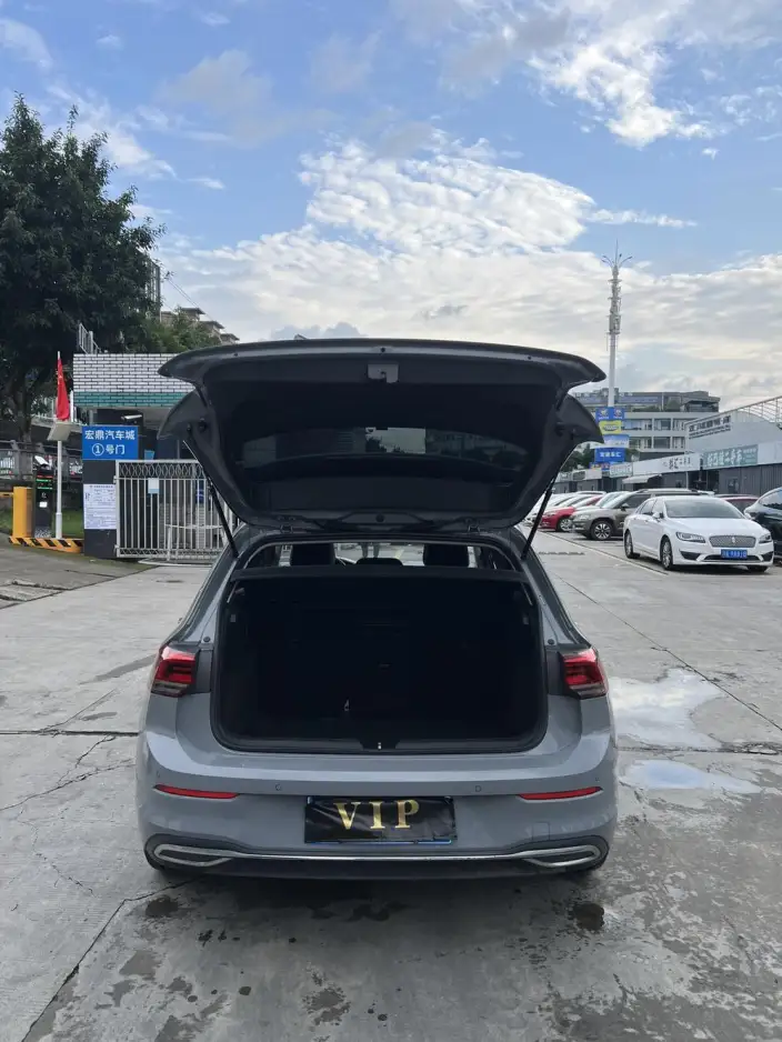 Volkswagen Golf 2023 Model 280TSI DSG Pro – фото 4