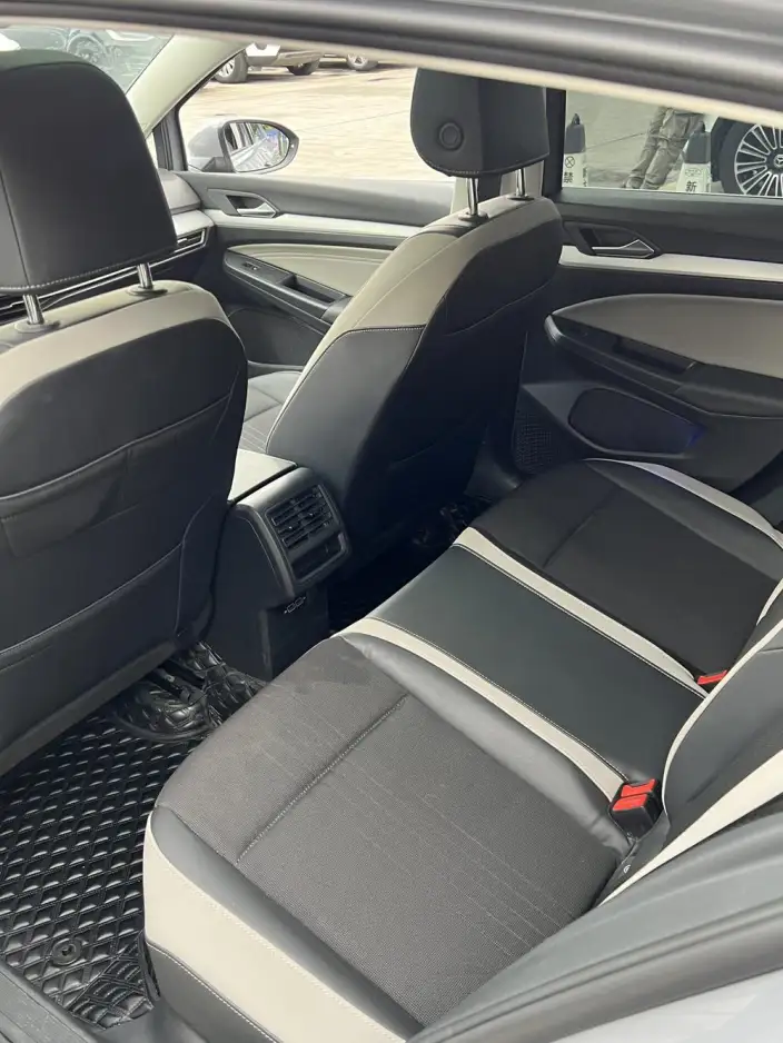 Volkswagen Golf 2023 Model 280TSI DSG Pro – фото 6