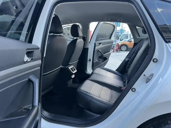 Volkswagen Lavida 2022 Model 1.5L Automatic Fashion edition – фото 9