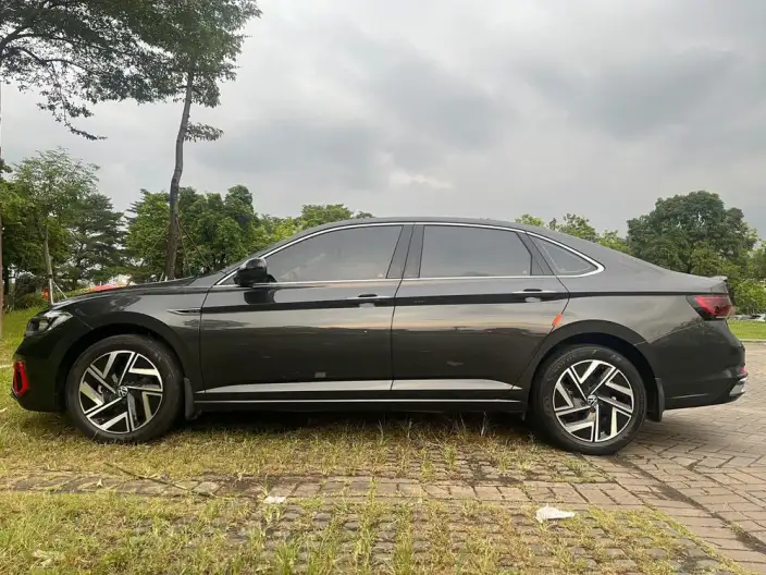 Volkswagen Sagitar 2023 Model 300TSI DSG Beyond Edition – фото 4