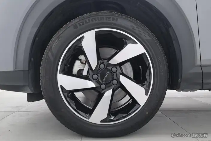 Lynk & Co 06 EM-P 2020 Model Plus – фото 9