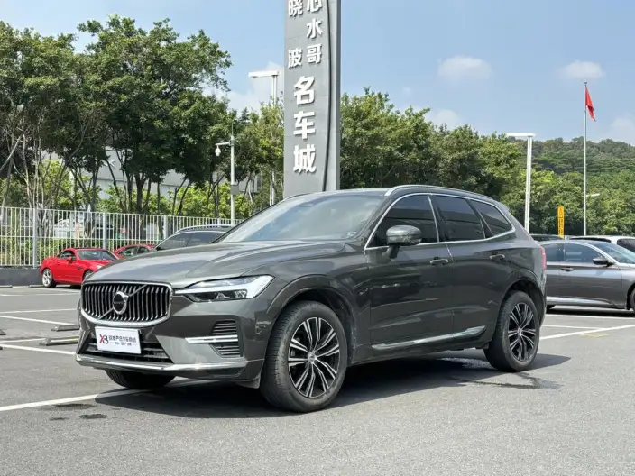 Volvo XC60 2022 Model B5 4WD Smart Range Deluxe Edition – фото 1