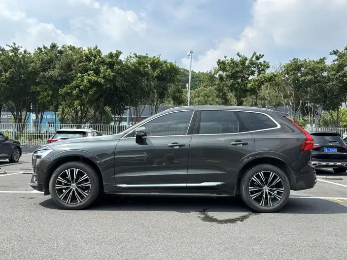 Volvo XC60 2022 Model B5 4WD Smart Range Deluxe Edition – фото 4