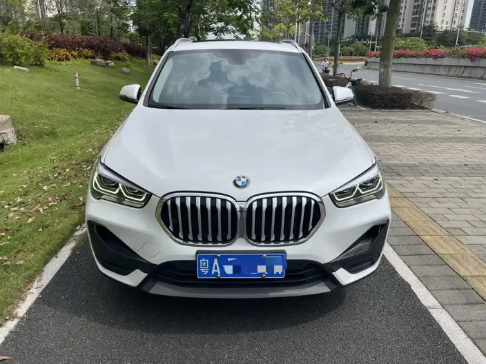 BMW X1 2022 Model sDrive25Li Leading Model – фото 2