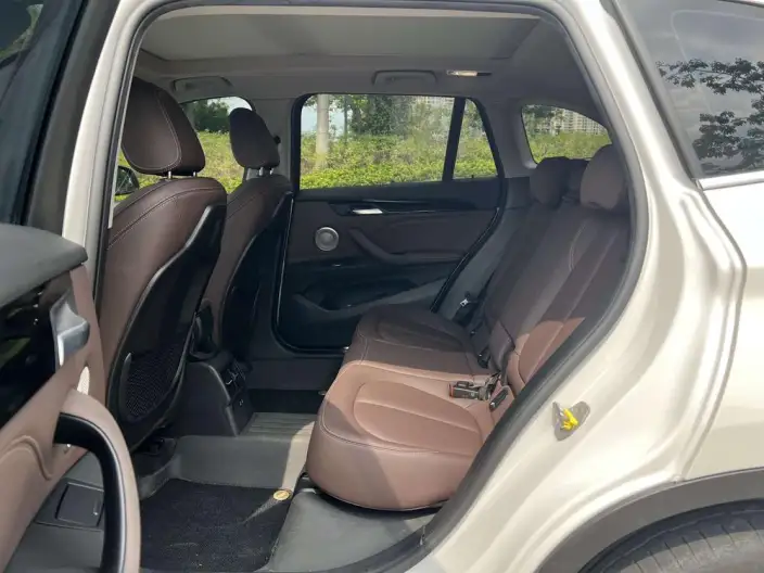 BMW X1 2022 Model sDrive25Li Leading Model – фото 10