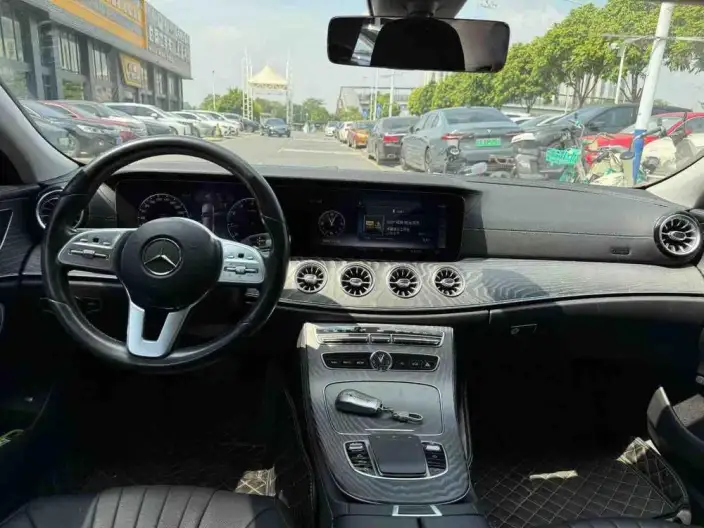 Mercedes-Benz CLS 2020 Model CLS 300 Dynamic Model – фото 7